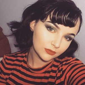 Meet your Posher, Amelia